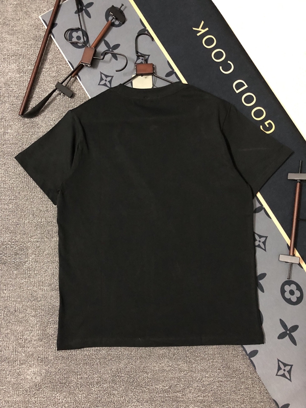 ブランドTシャツ全体デザイン